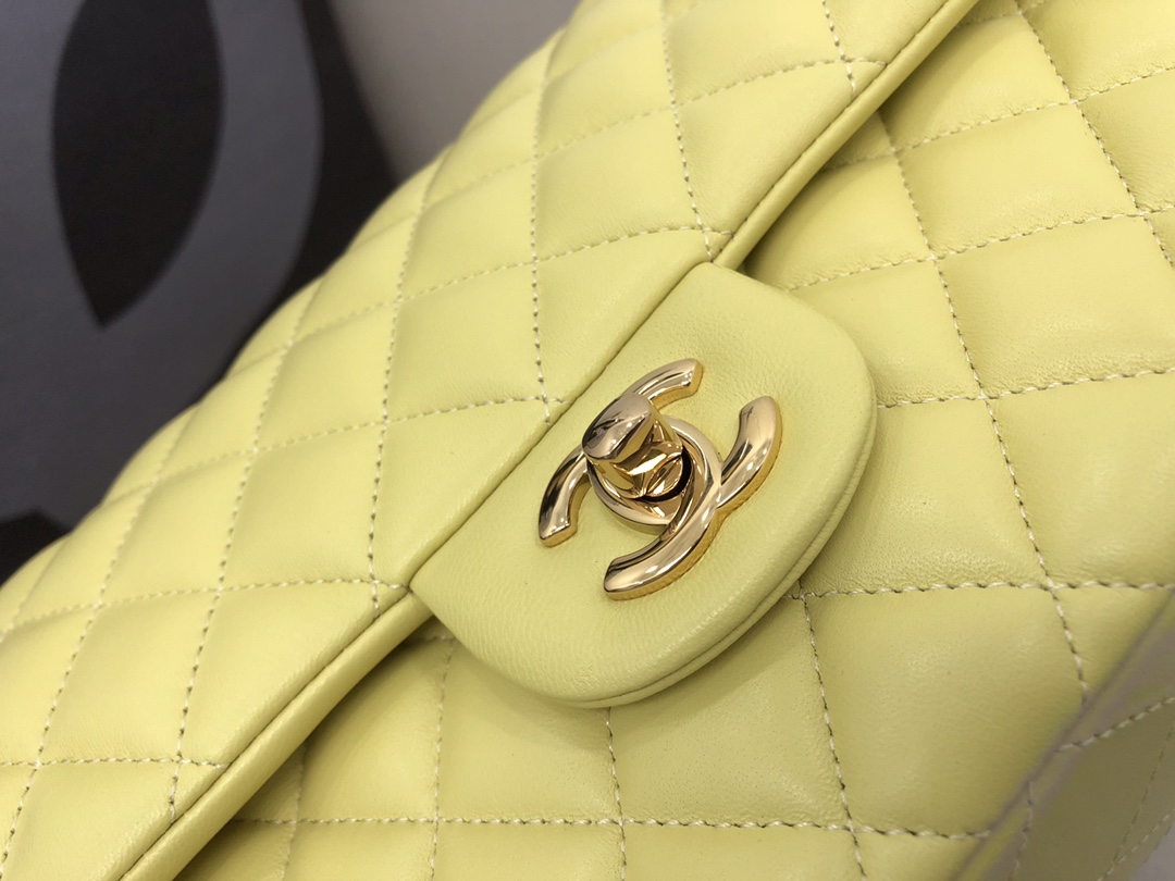 Medium Classic Flap Lambskin Bag AO1112 Yellow/Gold